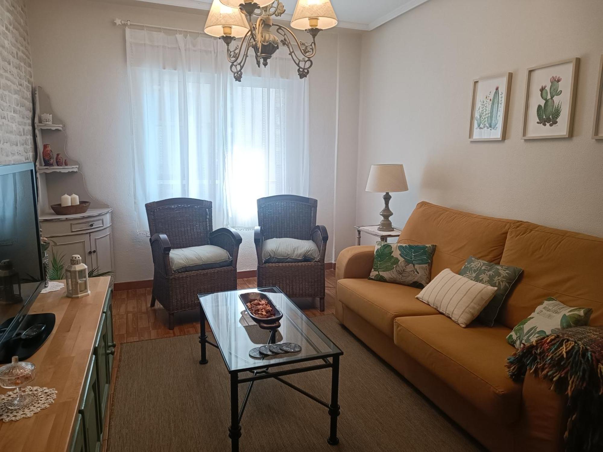 Como Una Casa De Campo En La Ciudad, Con Patio -Parking Gratis ヒホン エクステリア 写真