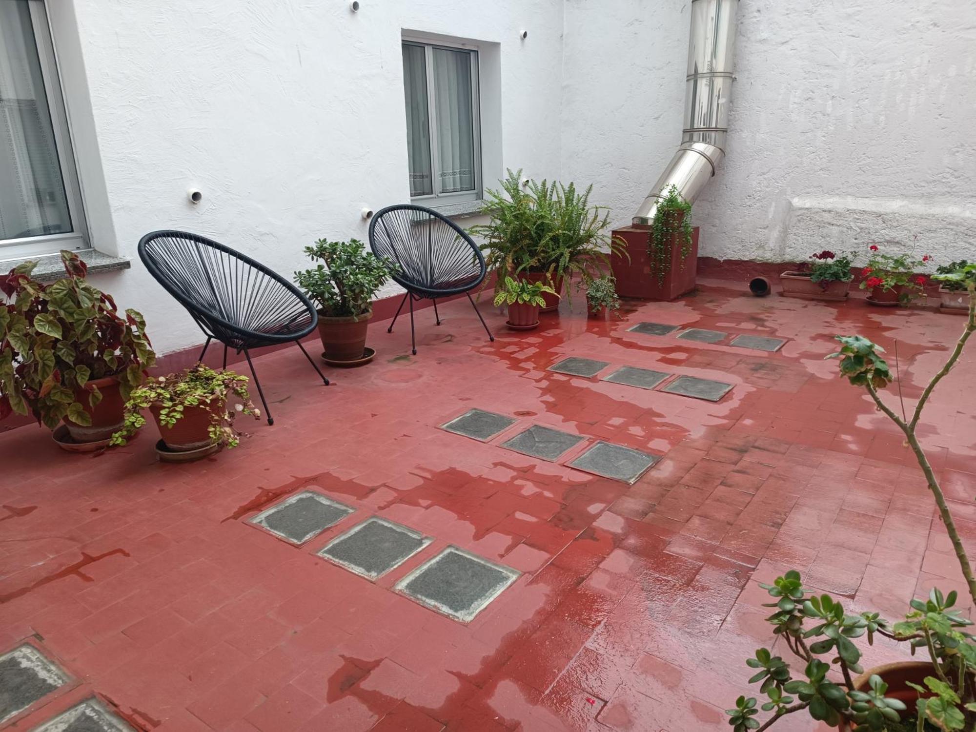 Como Una Casa De Campo En La Ciudad, Con Patio -Parking Gratis ヒホン エクステリア 写真